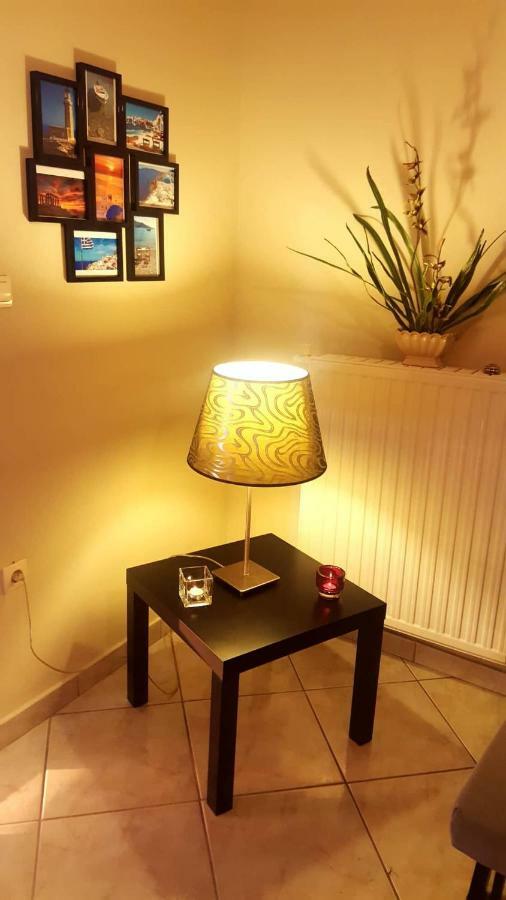 Cozy And Minimal Apartment Piræus Eksteriør billede